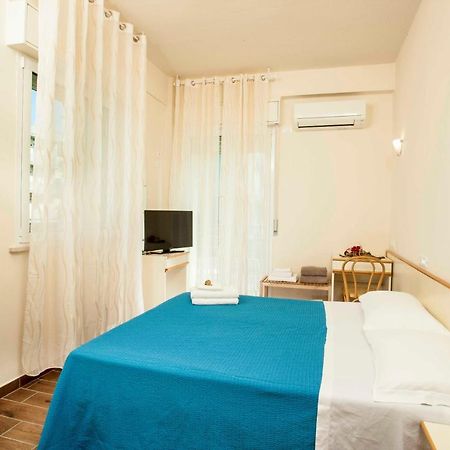 Hotel Sayonara Каттолика Экстерьер фото