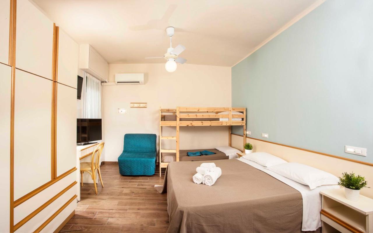 Hotel Sayonara Каттолика Экстерьер фото