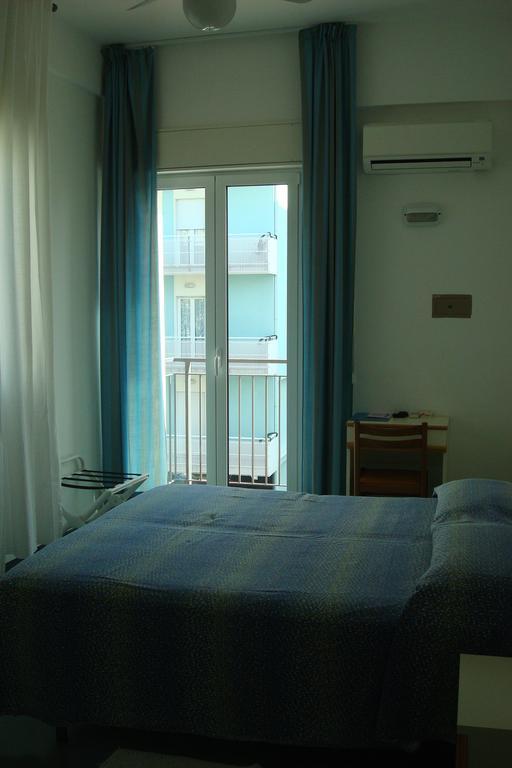 Hotel Sayonara Каттолика Экстерьер фото
