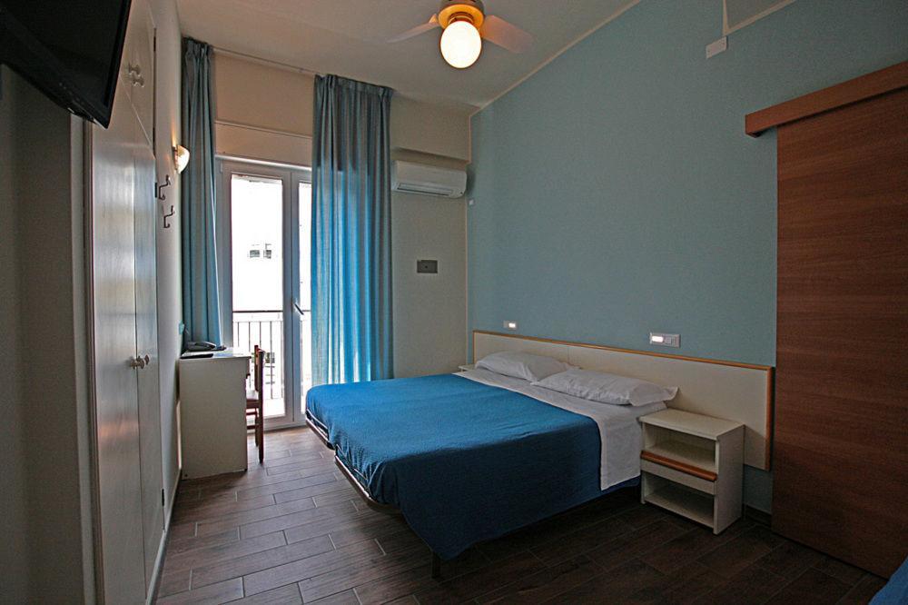 Hotel Sayonara Каттолика Экстерьер фото