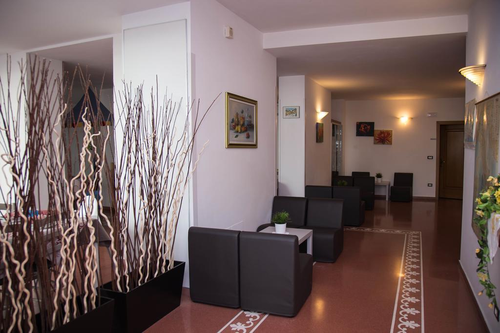 Hotel Sayonara Каттолика Экстерьер фото