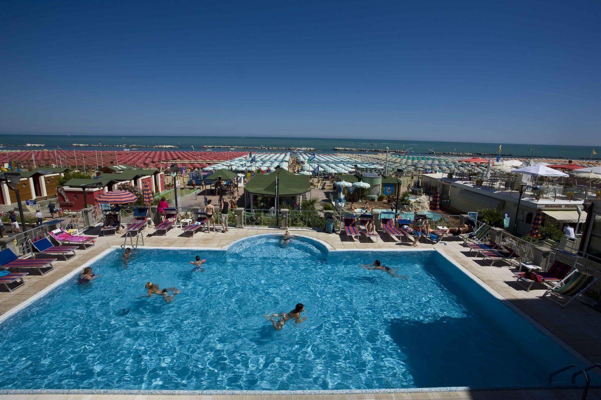 Hotel Sayonara Каттолика Экстерьер фото